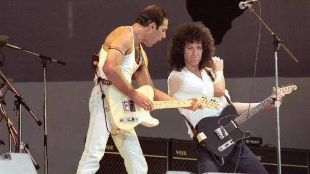 getty_queenliveaid_070225801996