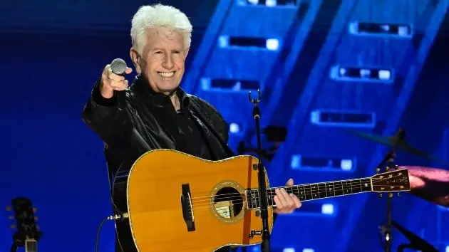 getty_grahamnash_111225430858