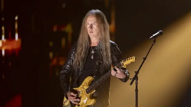 m_jerrycantrell_1201252028129882856