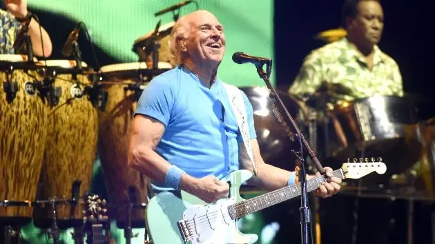 getty_jimmybuffett_120325923312