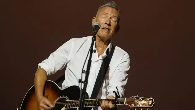 getty_brucespringsteen_012925574563