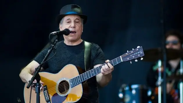 getty_paulsimon_042826720710