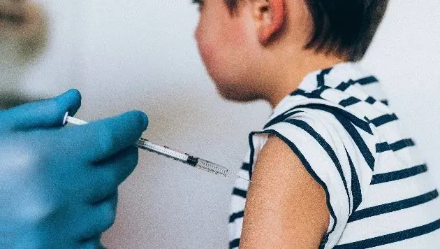 istock_102021_kidsvaccine
