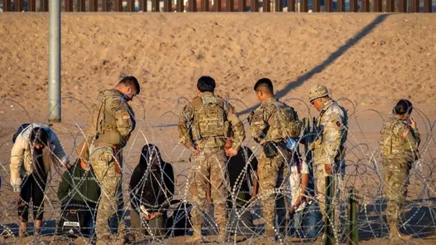 migrants-at-us-mexico-border
