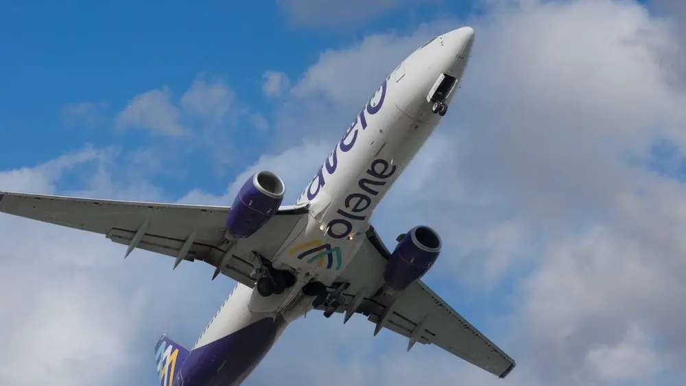 burbankcaliforniausa-december282021aveloairlinesboeing-2