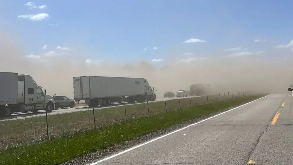 twitter_duststorm_050123597739
