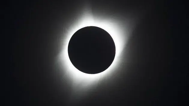 eclipse-gty-jt-240402_1712075071586_hpembed_21x13672287