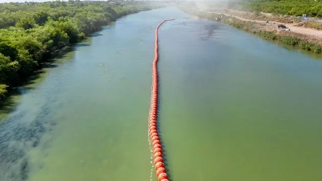 texas-deploys-buoys-into-rio-grande-river-to-deter-migrants