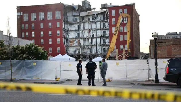 search-and-rescue-continue-to-look-for-victims-at-site-of-building-collapse-in-davenport-iowa