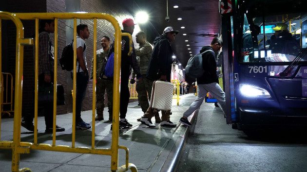 migrant-bus-new-york-01-gty-jt-231004_1696455835785_hpembed_3x2391845