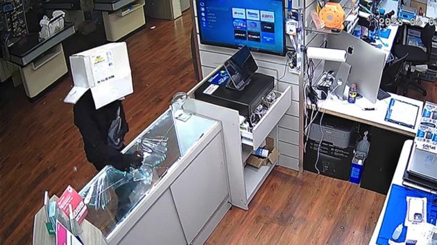 box-burglar-2-ht-ps-230606_1686060971741_hpembed_17x11_992602306