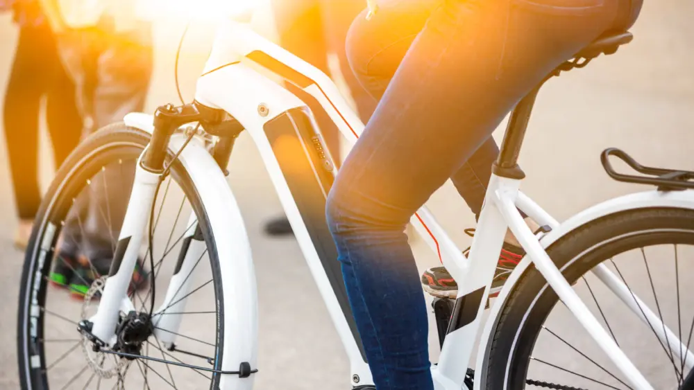closeupofbatterypackofamodernelectricbicycle
