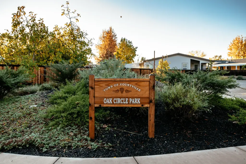 oak-circle-park-town-of-yountville