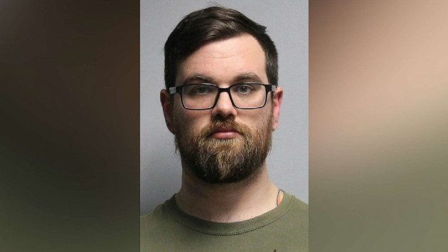 carter-flt-mug-ht-ps-230323_1679582592392_hpmain_16x9_99228129106512