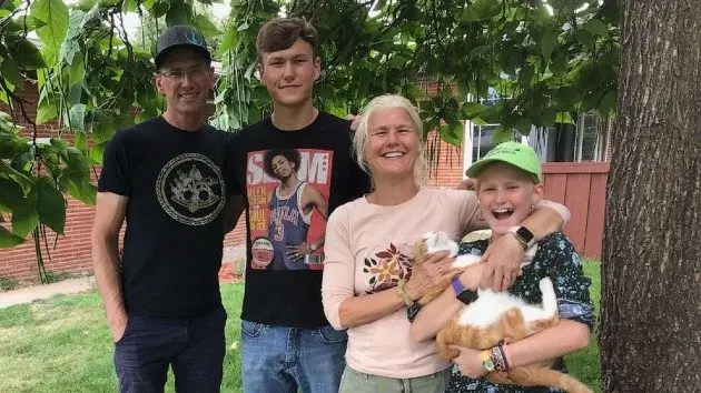 thompson-family-ht-lv-230321_1679444537378_hpembed_1x1_992934956