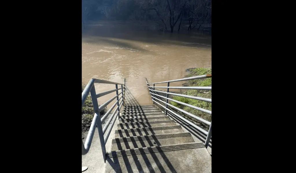 russian-river-courtesy-of-lynda-hopkins