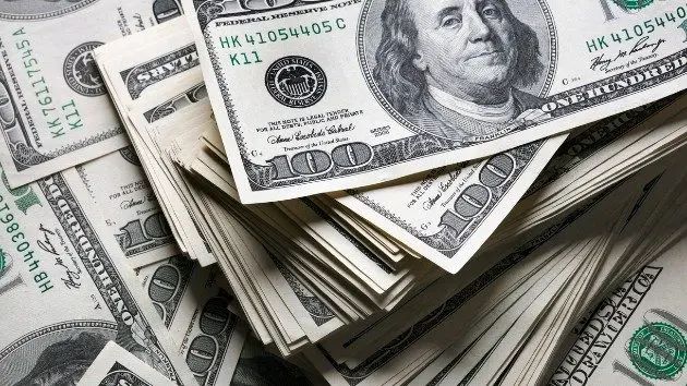 istock_12821_cashmoneypile