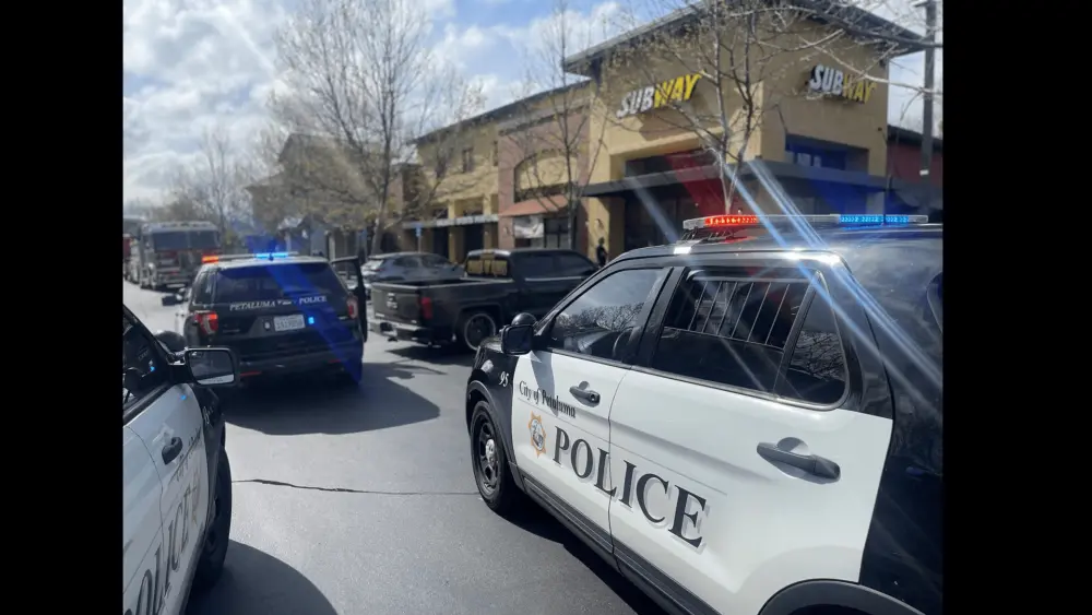 police-responding-to-subway-robbery-and-assault-4-7-23-petaluma-police