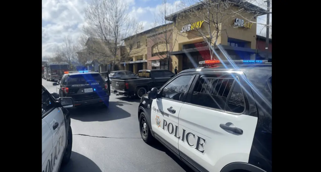 police-responding-to-subway-robbery-and-assault-4-7-23-petaluma-police