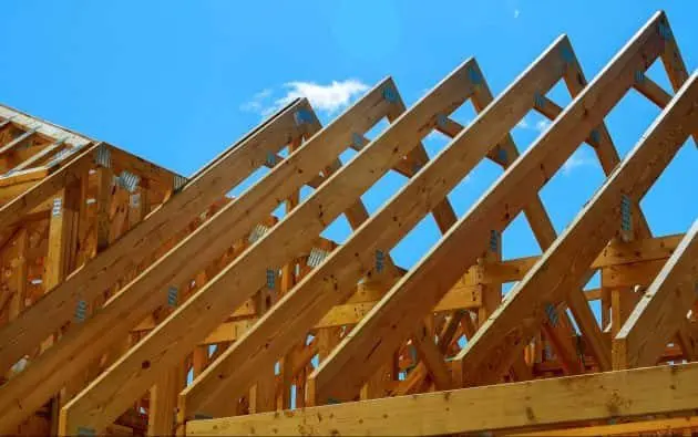house-roof-frame-construction-e1539711900940
