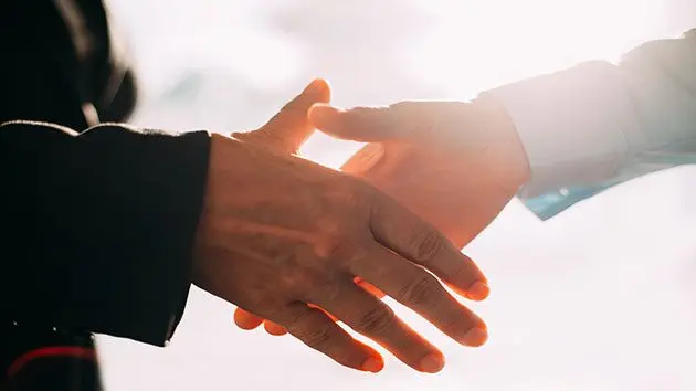 053117_thinkstock_handshake