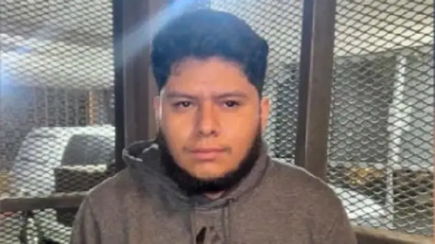 121023_ednapd_guy898531