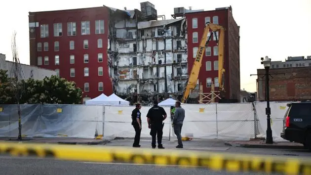 search-and-rescue-continue-to-look-for-victims-at-site-of-building-collapse-in-davenport-iowa-2
