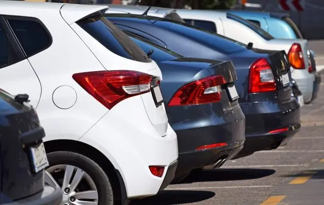 cars-in-parking-garage-e1542638519801