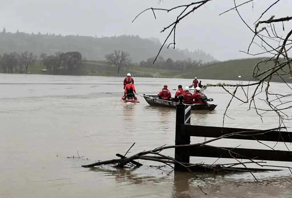 flooded-waters-near-forestville-sonoma-sheriff