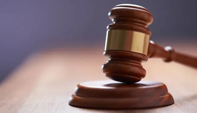 selective-focus-on-gavel-hammer-on-wooden-table-top-with-copy-spacemalaysia