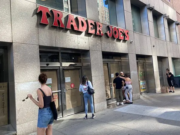 bill-tompkins-notification-of-the-closure-of-the-trader-joes-wine-store-archive