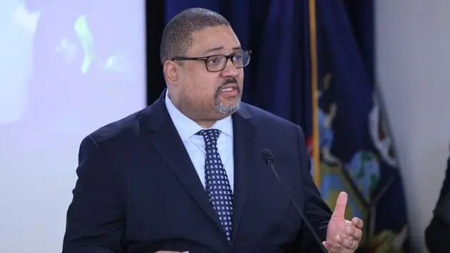 nyc-mayor-adams-and-manhattan-d-a-alvin-bragg-make-law-enforcement-announcement-4