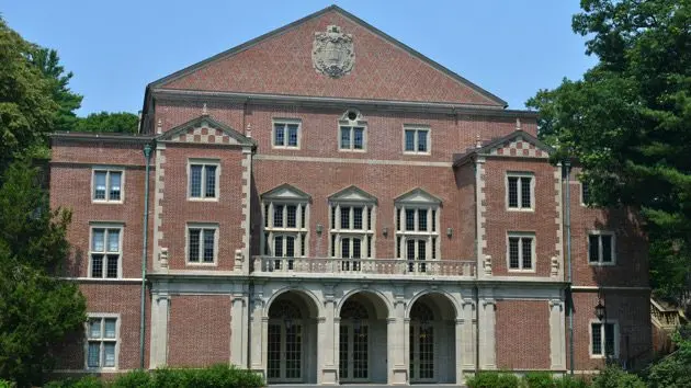 building-in-wellesley-college