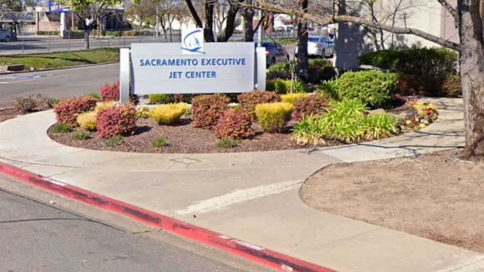 googlestreetview_sacramentoexecutivejetcenter_031523576948