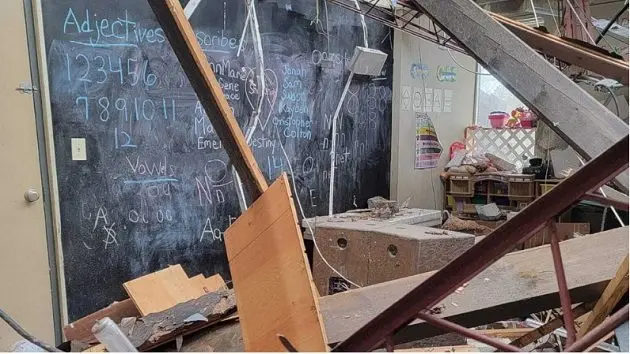 011523_abcnews_tornadodamage