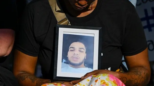 protestors-rally-at-columbus-police-department-after-killing-of-donovan-lewis