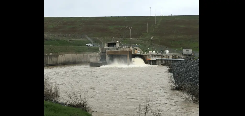 lake-mendocino-dam-us-army-coprs-of-engineers