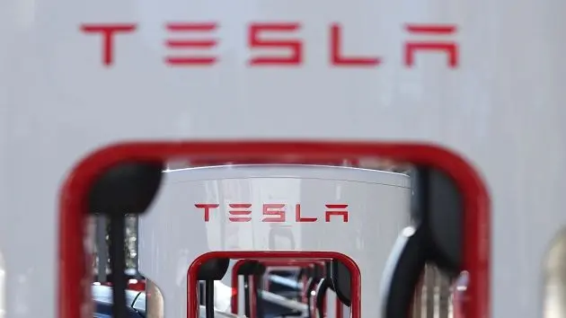 tesla-will-open-up-its-chargers-to-other-brands-in-order-to-receive-federal-subsidies