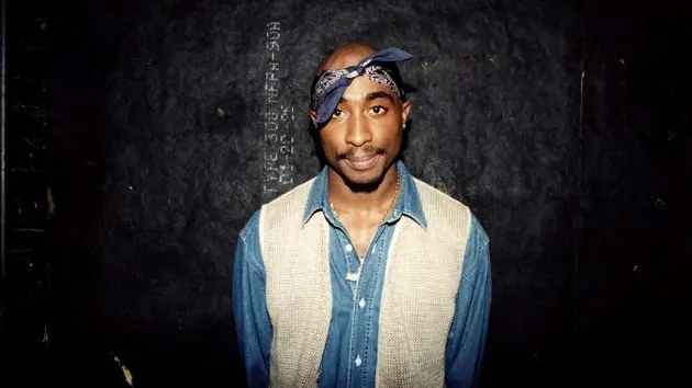 tupac-shakur-live-in-concert