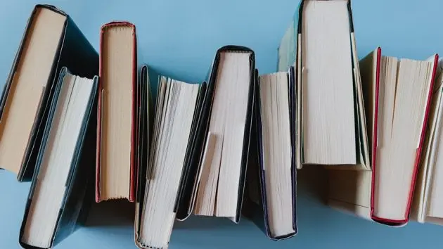 arrangement-of-hardback-books