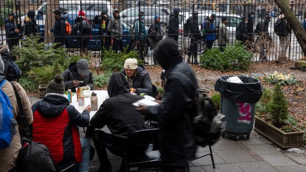 nyc-migrants-02-gty-jef-240306_1709756919036_hpembed_3x2226225