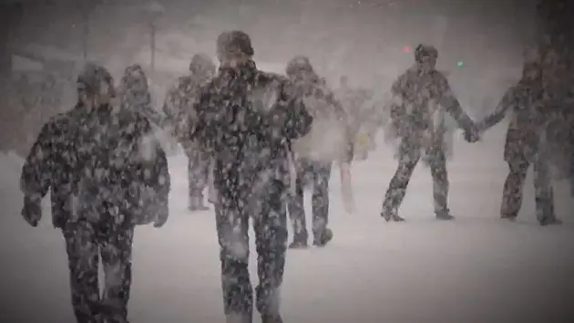 111923_abcnews_snowstorm200085