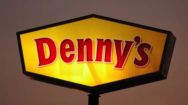 illuminated-dennys-sign-at-dusk