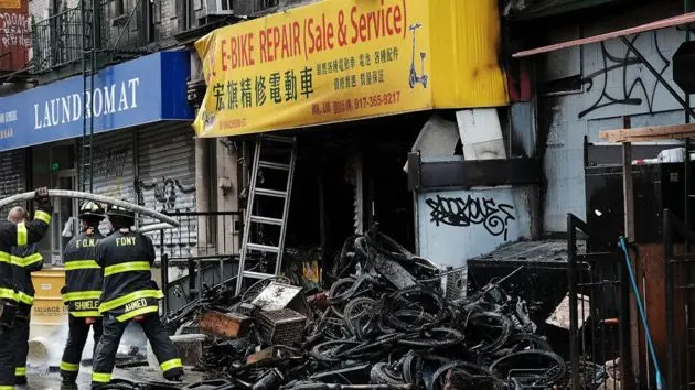 e-bike-fire-nyc-gty-moe-19-230620_1687274759619_hpembed_3x2_992602545