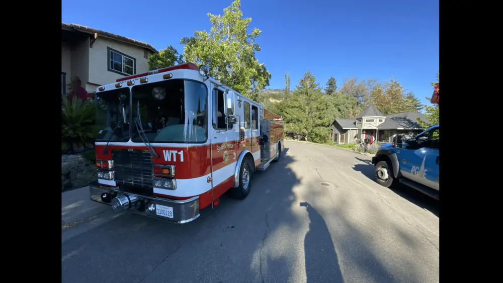 firefighters-responding-to-bedroom-fire-on-beaumont-way-6-19-23-santa-rosa-fire-department