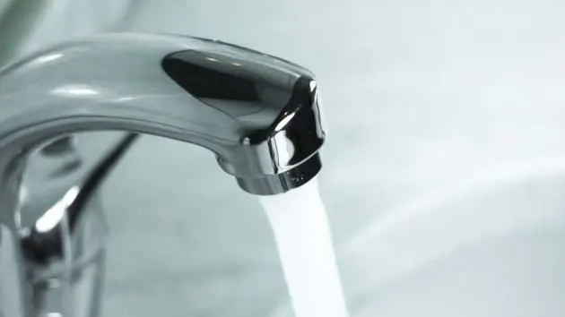 when-water-flows-through-the-bathtub