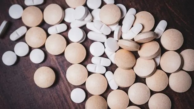pills-representing-the-dangers-of-drug-interaction-and-self-medication-3