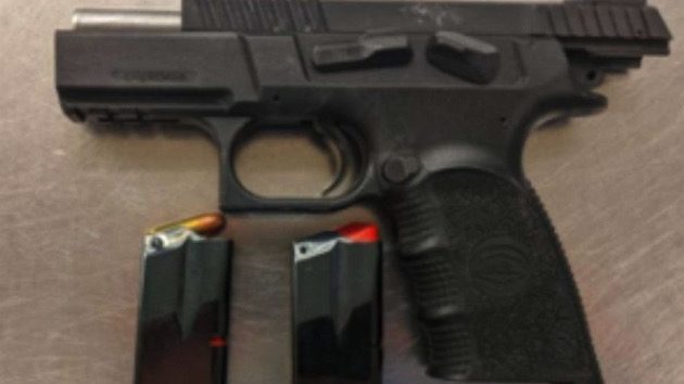 tsa-gun-checkpoint-ht-jt-230420_1682014436688_hpembed_1x1_992137509