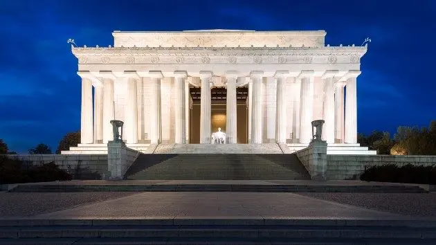 gettyrf_122123_lincolnmemorial324816