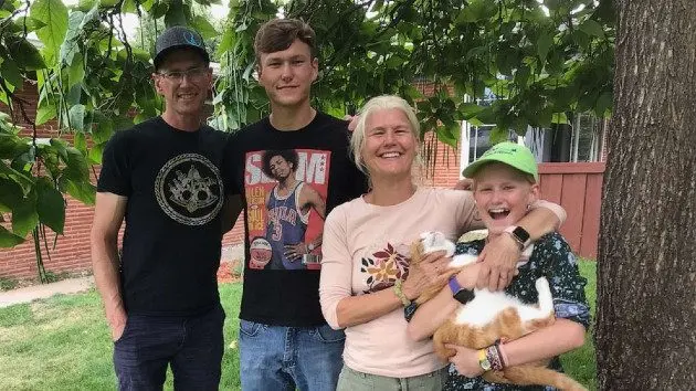 thompson-family-ht-lv-230321_1679444537378_hpembed_1x1_99228129719386